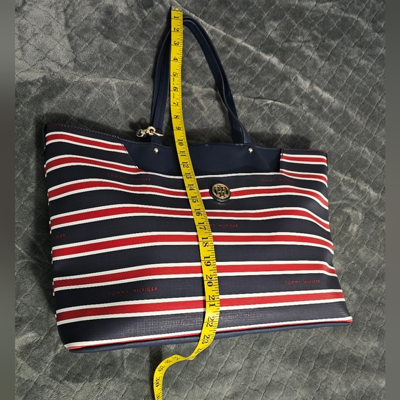 TOMMY HILFIGER NAVY BLUE RED WHITE SHOPPER TOTE BAG PURSE W/ POUCH. Brand new - Picture 12 of 17